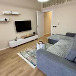 New Bazaar Cozy Luxor , 10 טיראנה