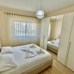 New Bazaar Cozy Luxor , 10 * טיראנה