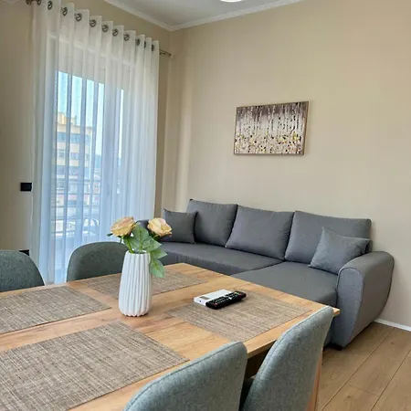 New Bazaar Cozy 4 * טיראנה