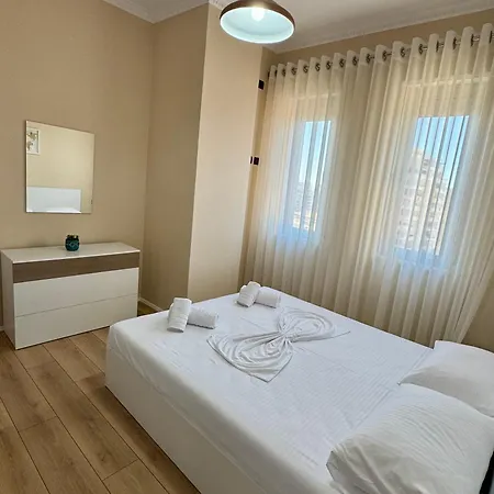 דירה New Bazaar Cozy 4 טיראנה