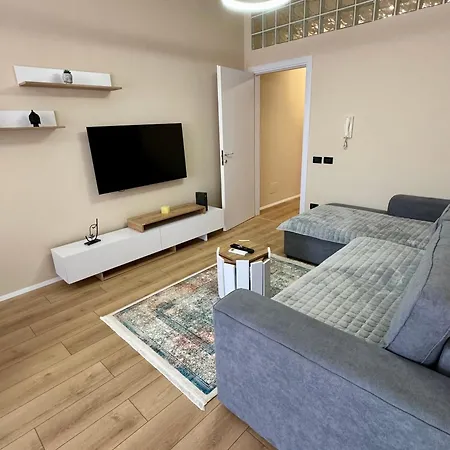 New Bazaar Cozy 4 Тирана