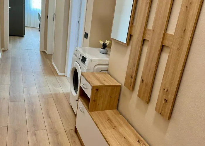 New Bazaar Cozy 4 地拉那