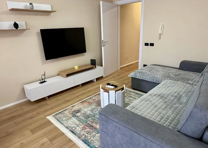 New Bazaar Cozy 4 地拉那